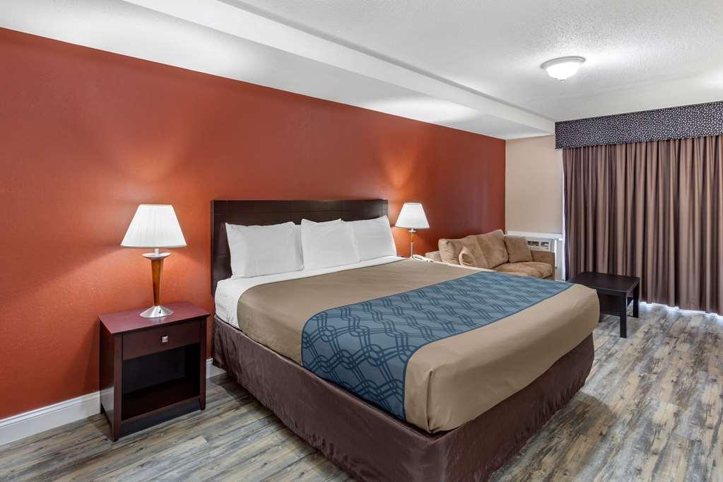 Econo Lodge Inn & Suites Old Saybrook - Westbrook Room photo